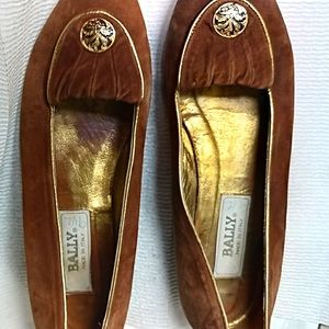 Bally Suede brown flats with gold piping size 9.5"